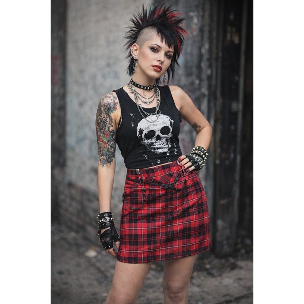 Womens Tracy Evans Ltd Red Plaid Pleated Mini Skirt with Black Belt Size 1 NWT